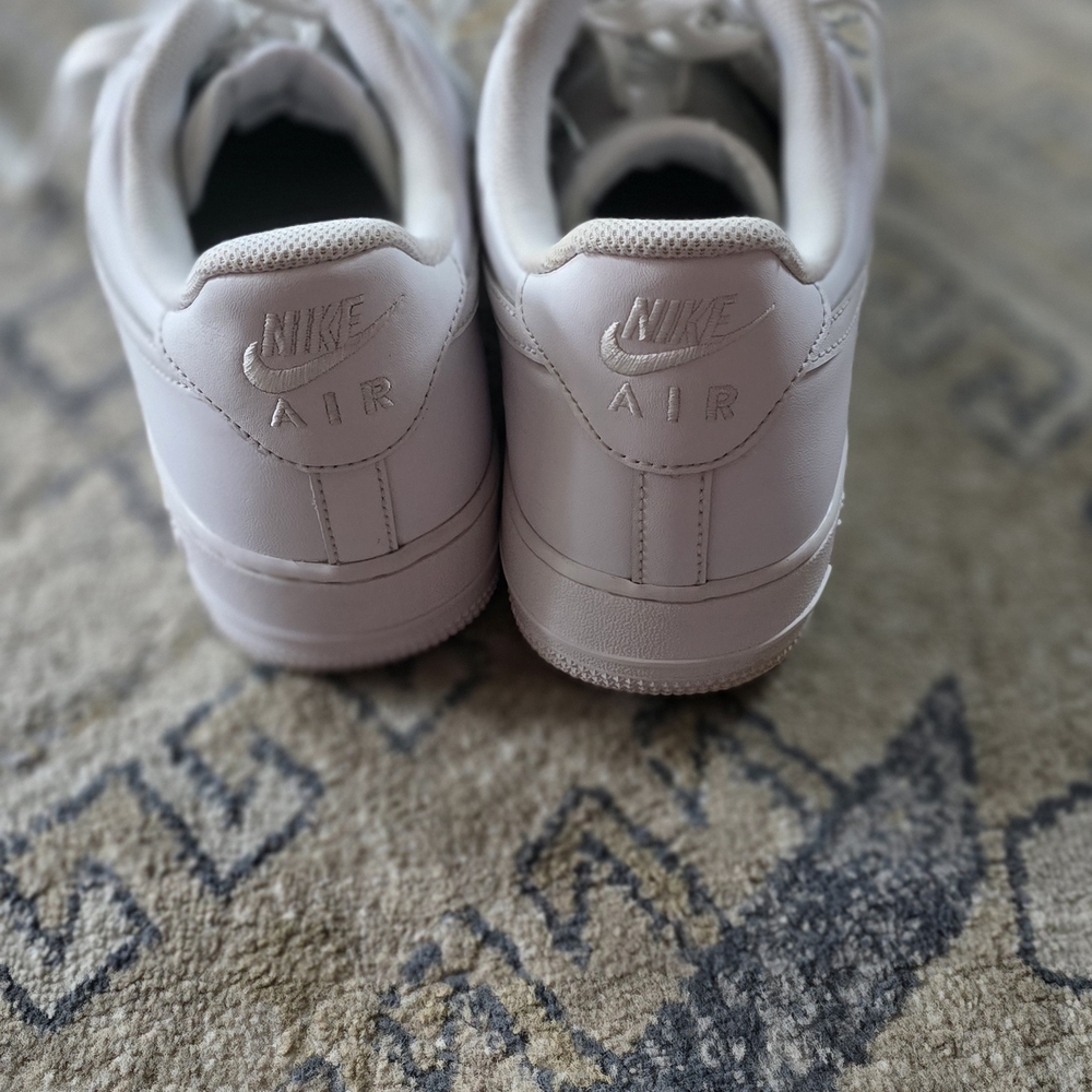 Nike White Men's Sneakers - Picture 3 of 5
